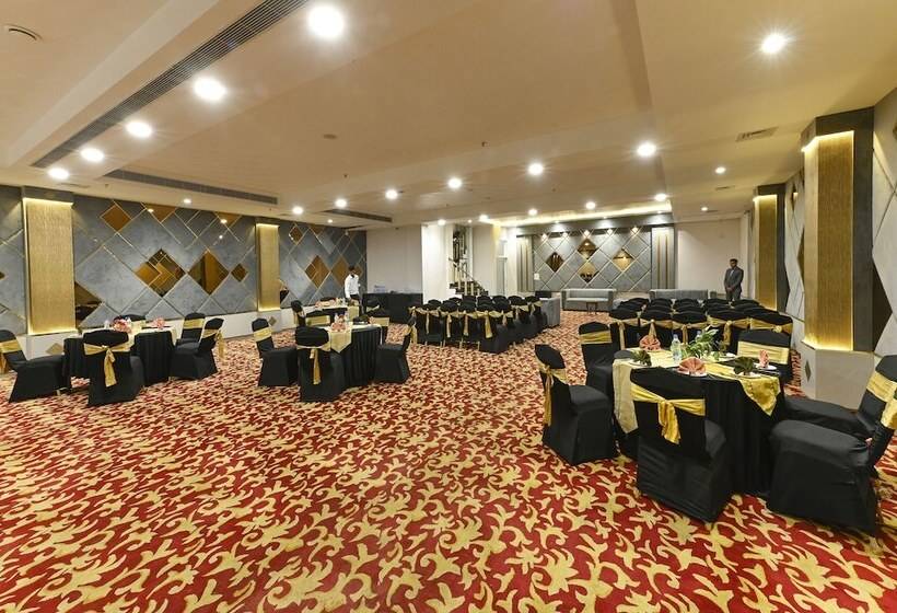 בית מלון כפרי Avalon Palms Agra