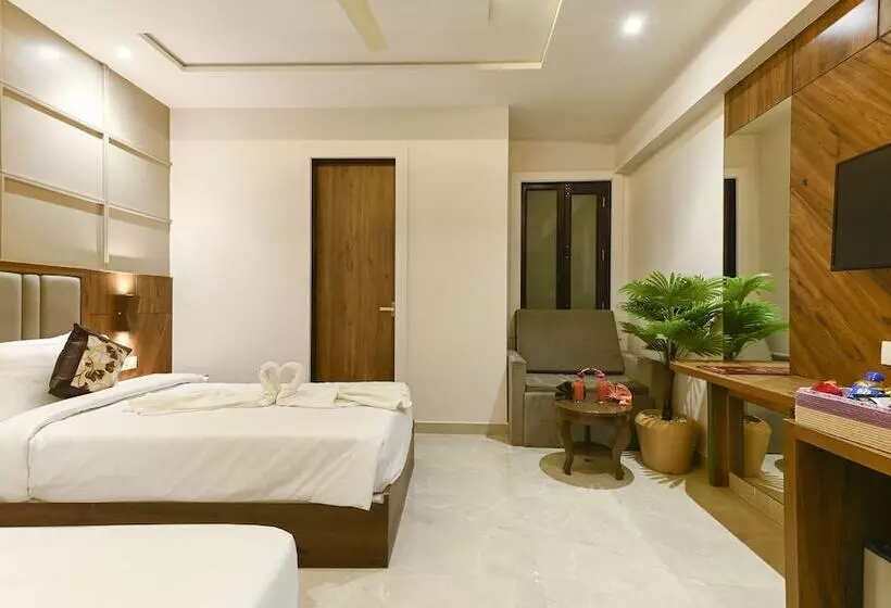 ホテル Avalon Palms Agra