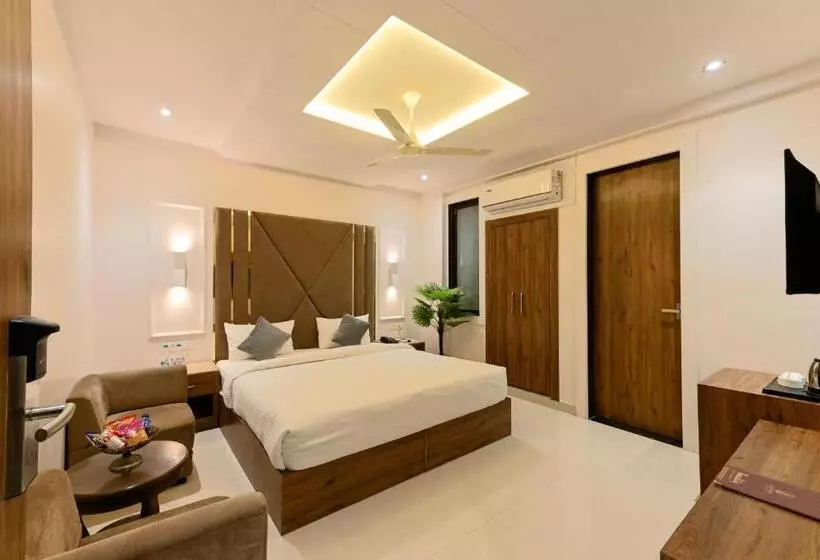 ホテル Avalon Palms Agra