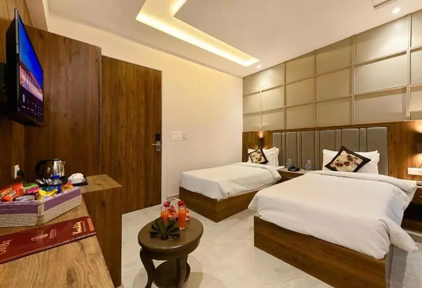 ホテル Avalon Palms Agra