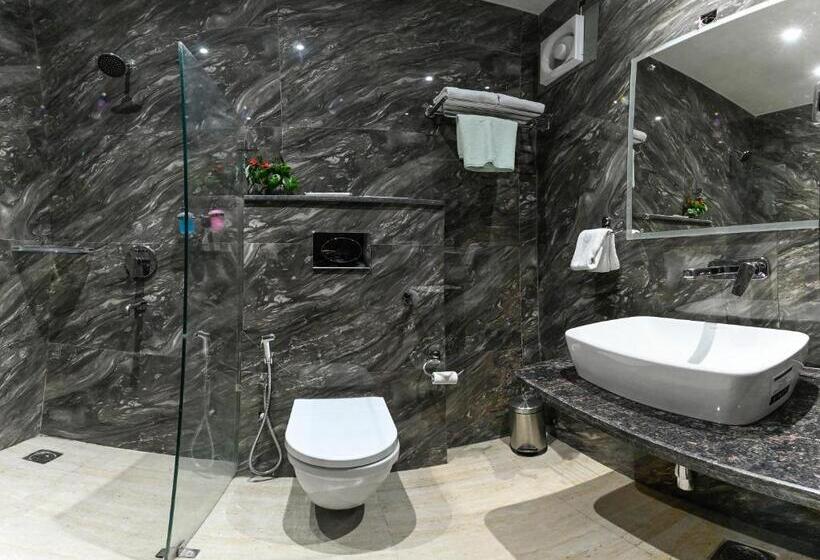 בית מלון כפרי Avalon Palms Agra