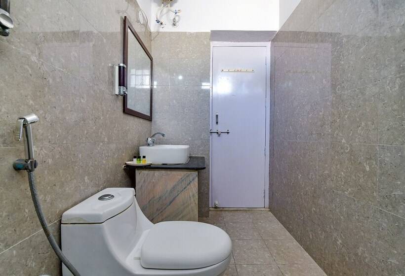 Fabhotel The Castle Homestay I