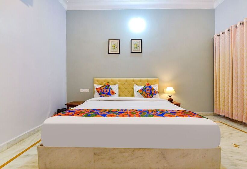 Fabhotel The Castle Homestay I