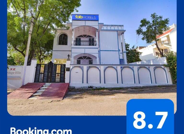 Fabhotel The Castle Homestay I