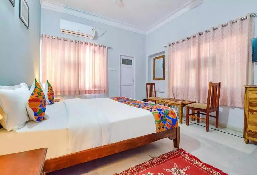 Fabhotel The Castle Homestay I