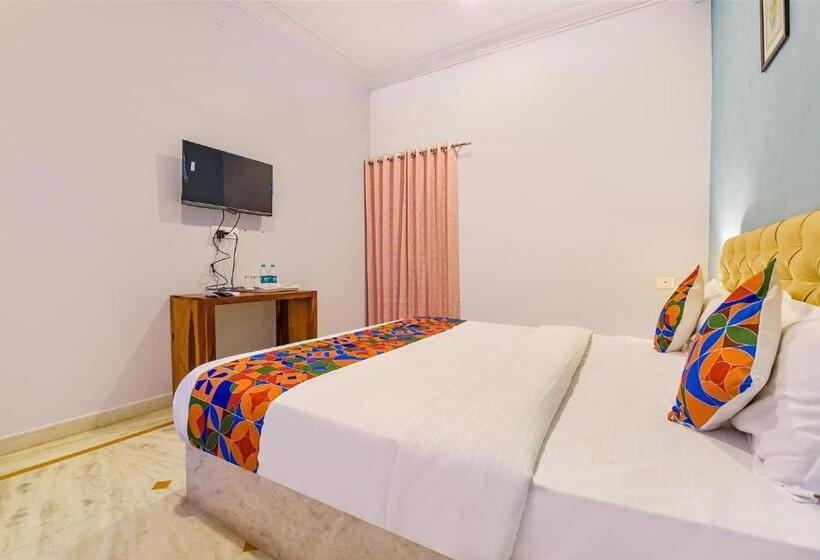 Fabhotel The Castle Homestay I