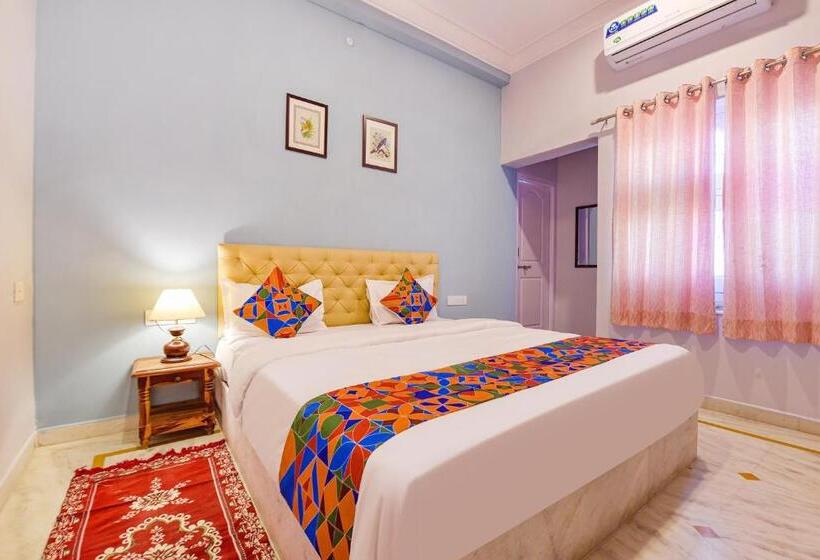 Fabhotel The Castle Homestay I