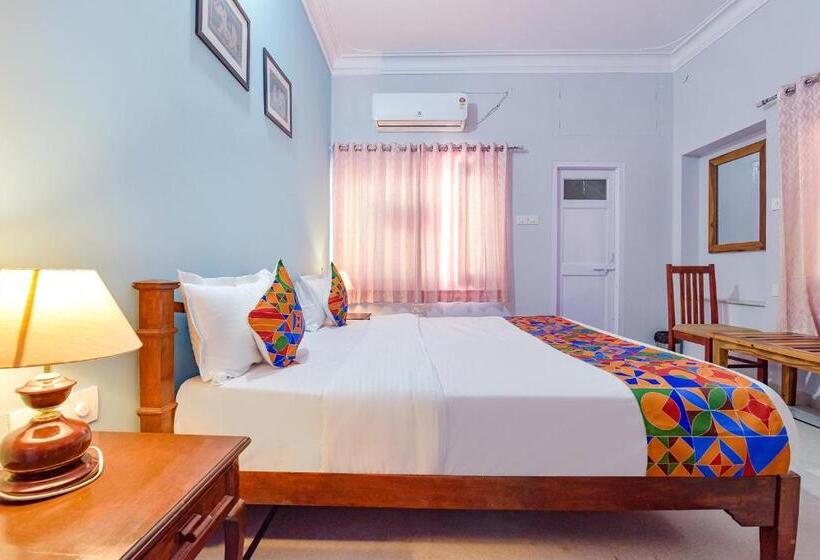 Fabhotel The Castle Homestay I