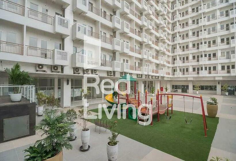 Szálloda Redliving Apartemen Sentul Tower Skyland