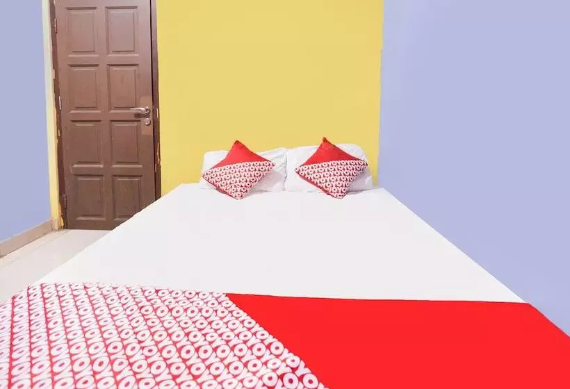 Hotelli Spot On 91887 Penginapan Rindu