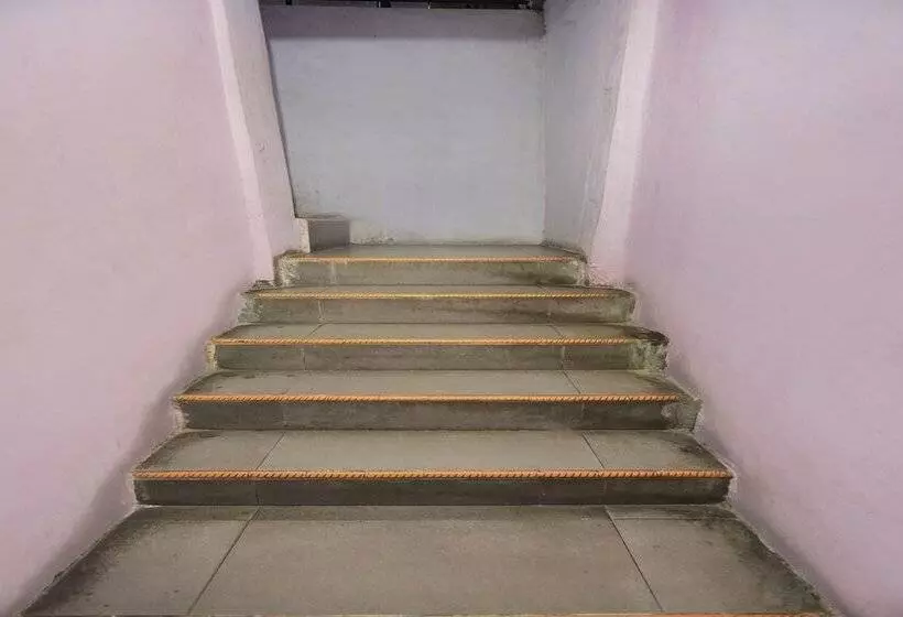 Hotelli Spot On 91887 Penginapan Rindu