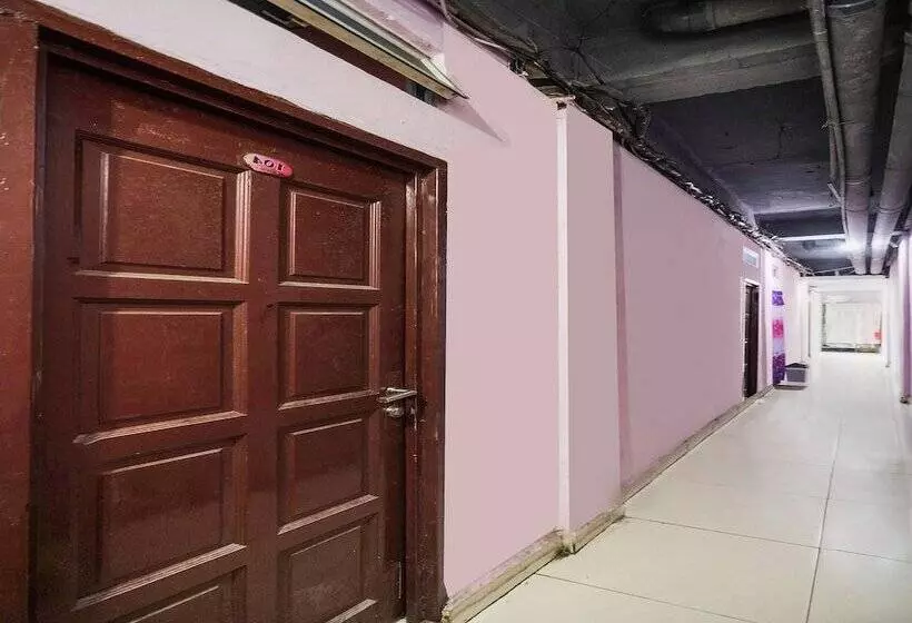 Hotelli Spot On 91887 Penginapan Rindu