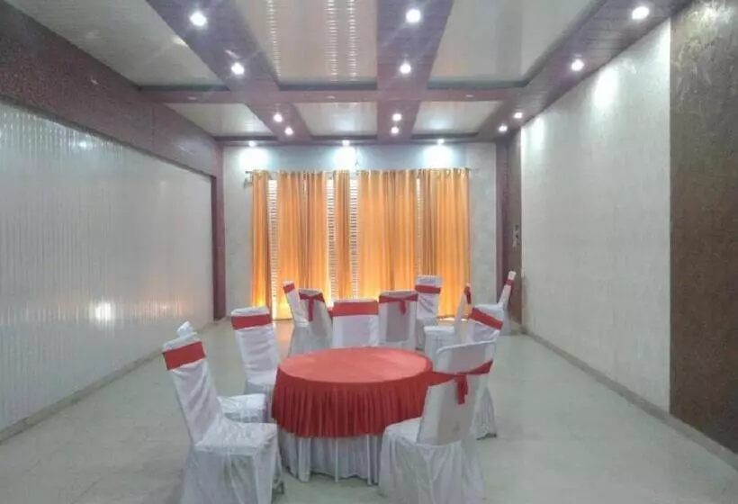 ホテル Sudhir, Sonipat