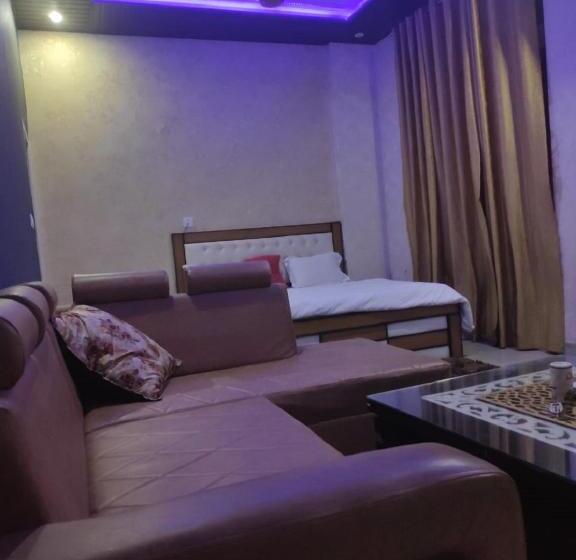 Отель Sudhir, Sonipat