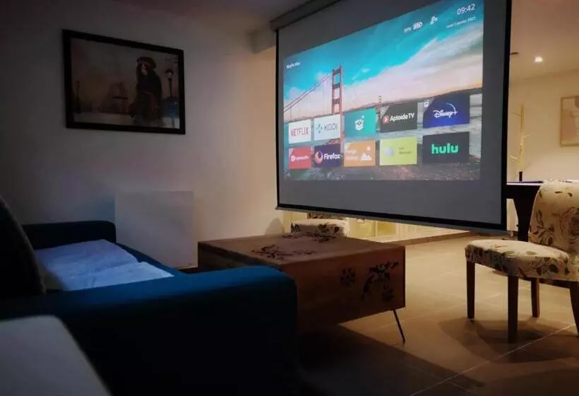 Majatalo Logement Avec Billard, Home Cinéma Et Terrasse Privatisés