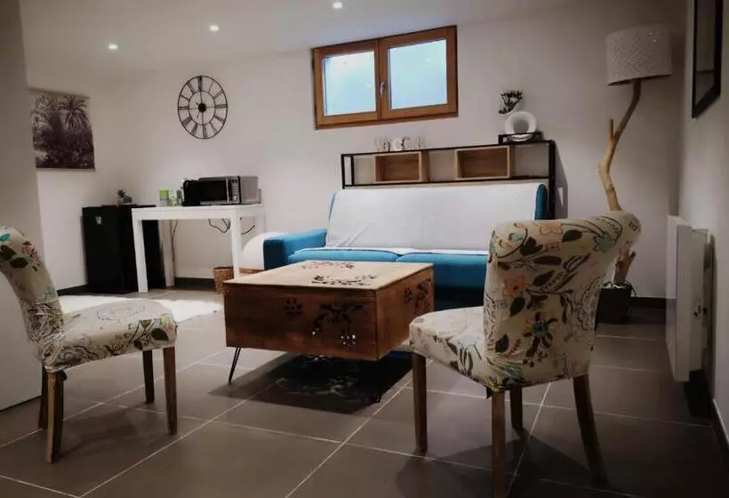 Majatalo Logement Avec Billard, Home Cinéma Et Terrasse Privatisés