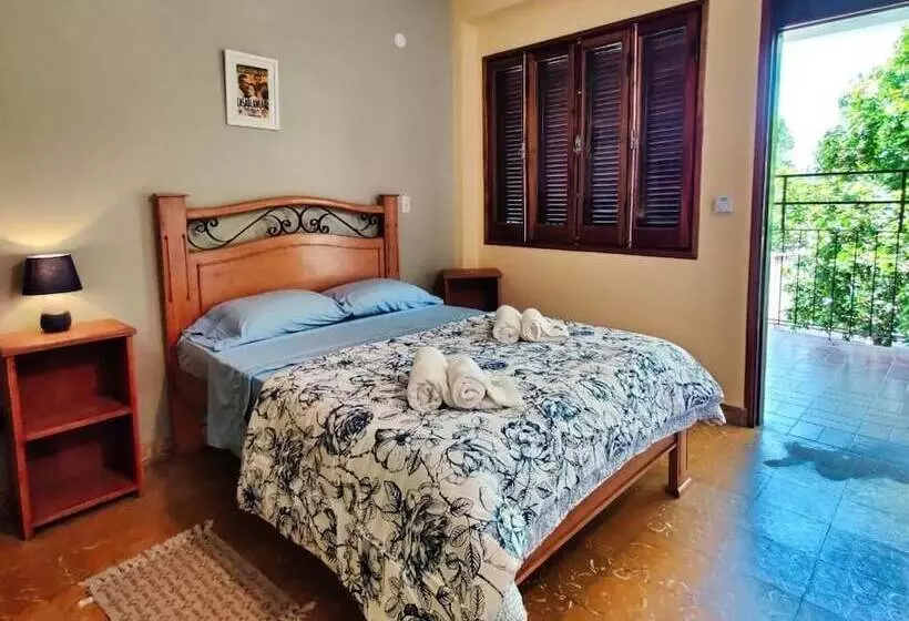 پانسیون Posada De La Luna