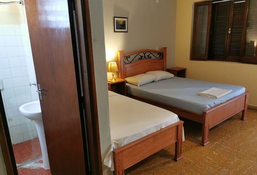 پانسیون Posada De La Luna