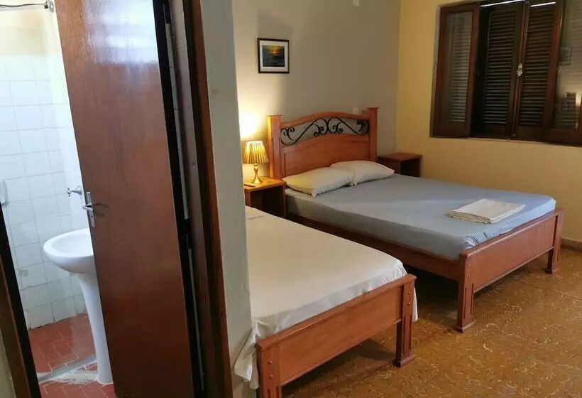 پانسیون Posada De La Luna