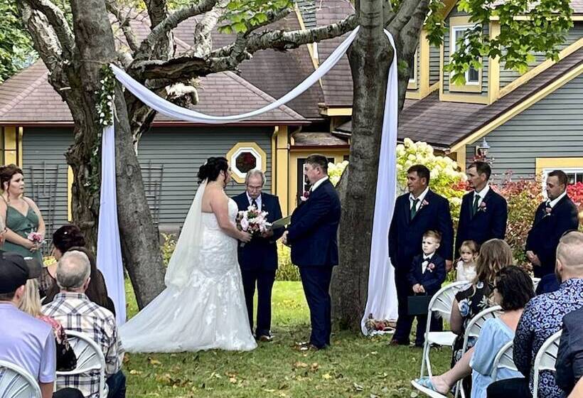 مبيت وإفطار Belle View Manor Inn