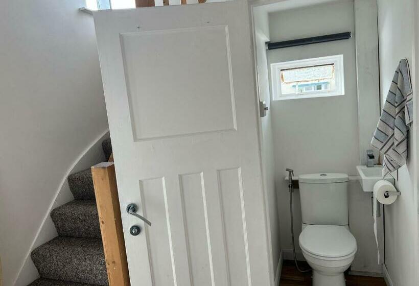 Pensjonat Shared House On Lakewood Crescent