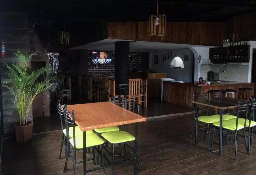 Retkeilymaja Hostería La Cabaña