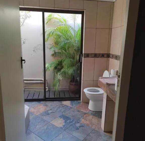 ペンション Crayfish Creek Guest House