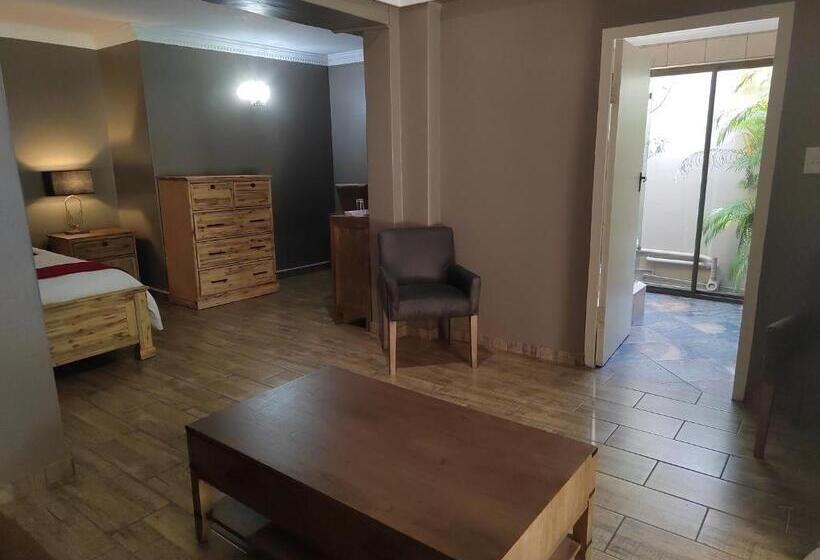 פנסיון Crayfish Creek Guest House