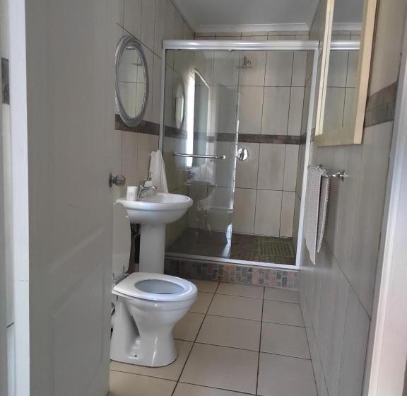 פנסיון Crayfish Creek Guest House