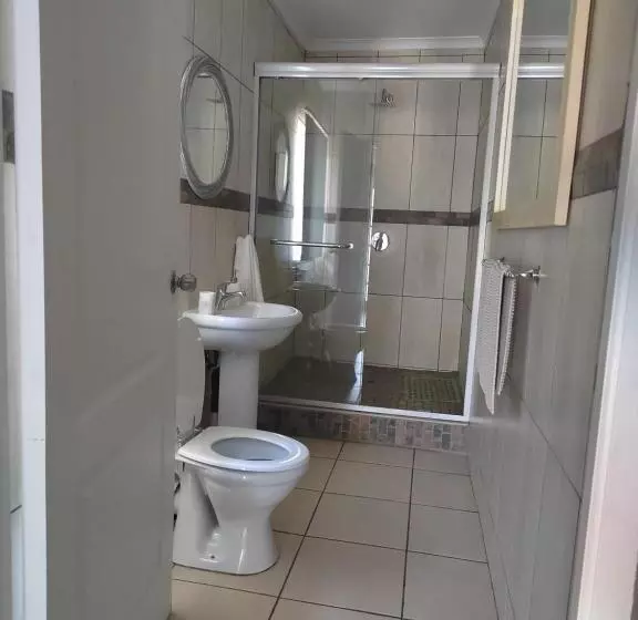 ペンション Crayfish Creek Guest House