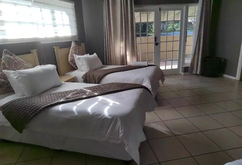 ペンション Crayfish Creek Guest House