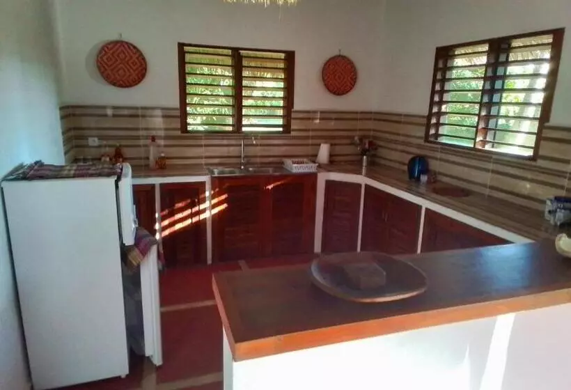 پانسیون Villa Colibri