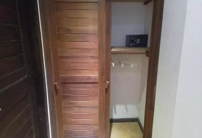 پانسیون Villa Colibri