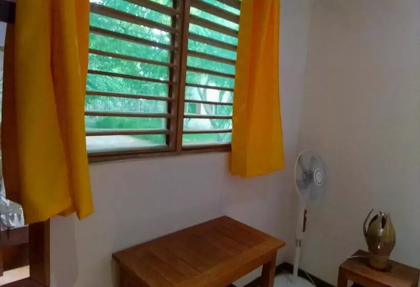 پانسیون Villa Colibri