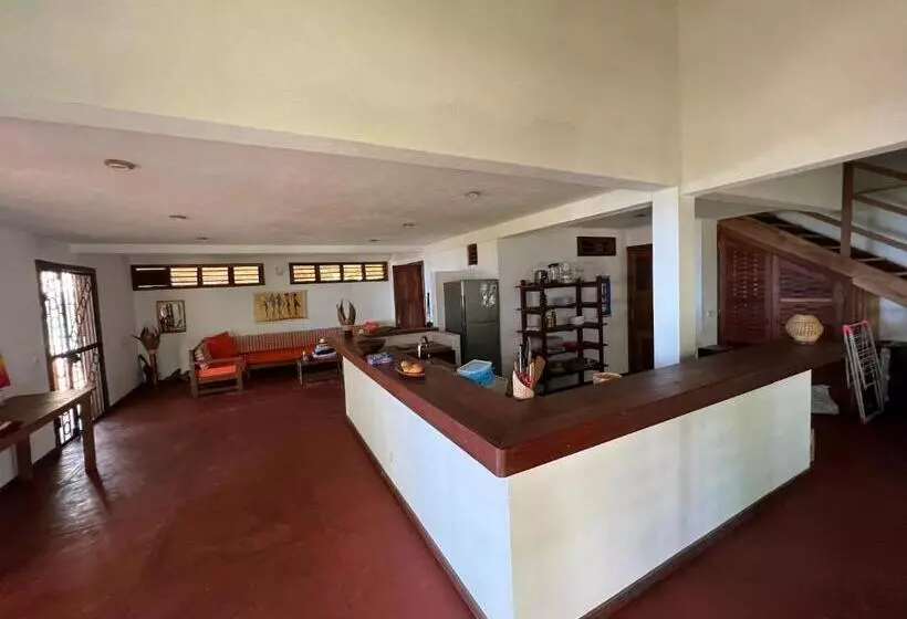 پانسیون Villa Colibri