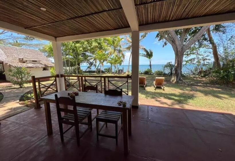 پانسیون Villa Colibri