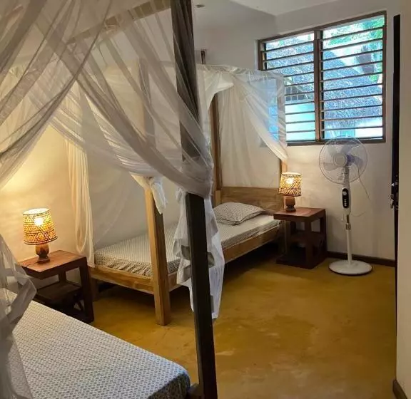 پانسیون Villa Colibri