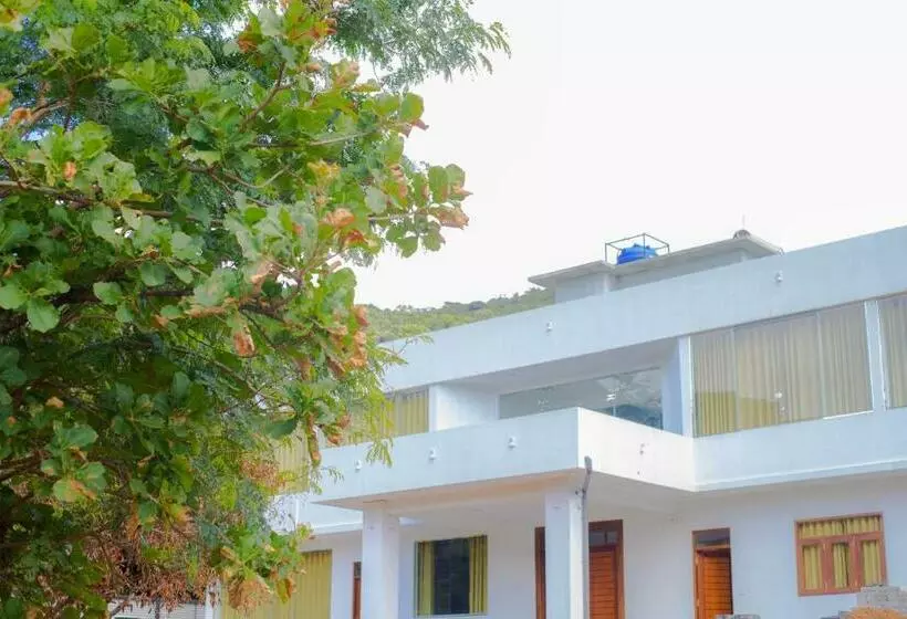 Hotel Crystal Riverston Deck