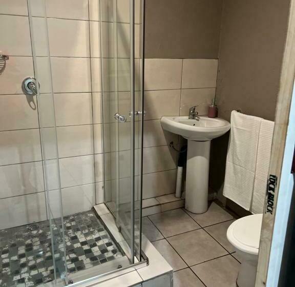 Пансион Ekhenani Guest House