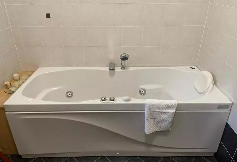 ホテル Agriturismo Ippocastano