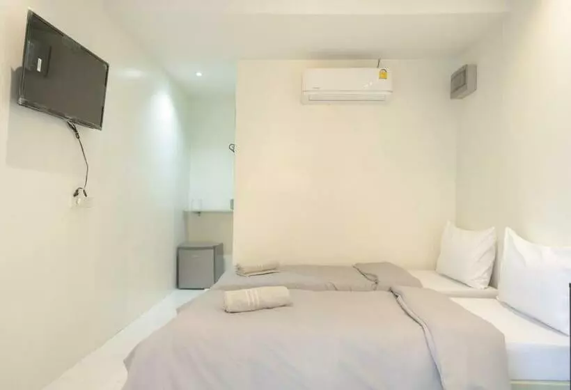 ホテル Nap77 Salaya