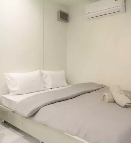 ホテル Nap77 Salaya