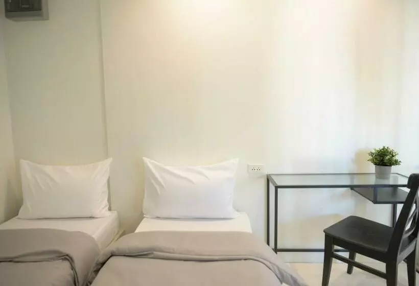 ホテル Nap77 Salaya