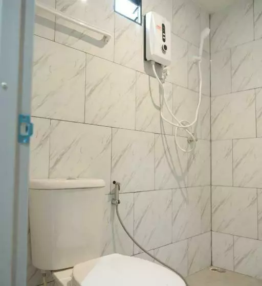 ホテル Nap77 Salaya