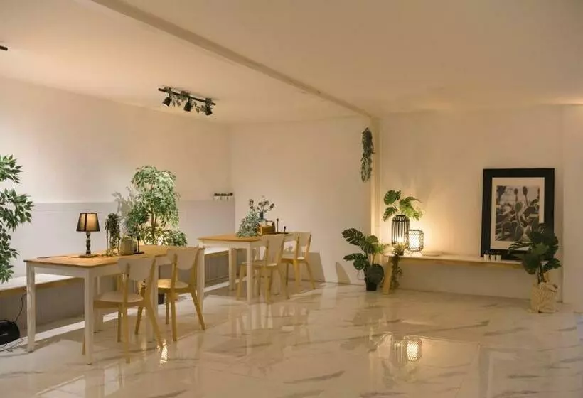 ホテル Nap77 Salaya