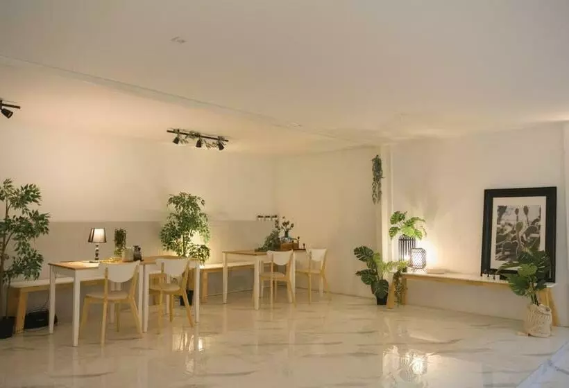 ホテル Nap77 Salaya