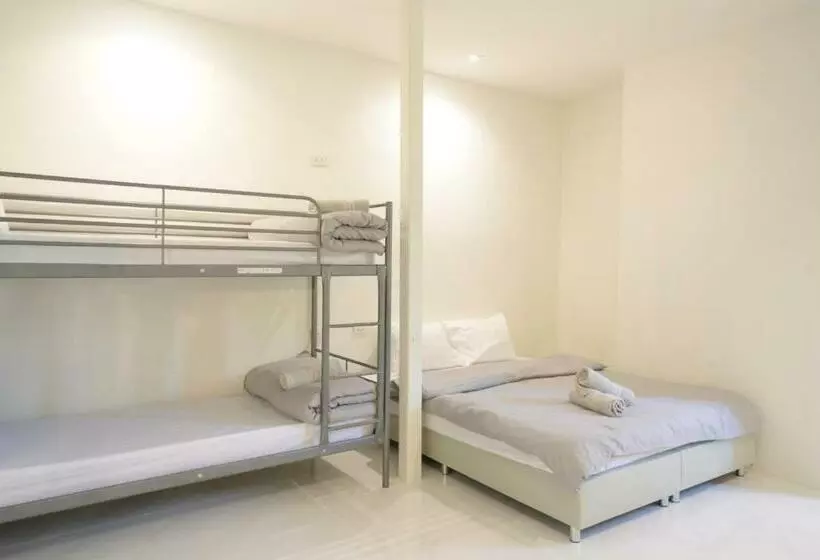 ホテル Nap77 Salaya