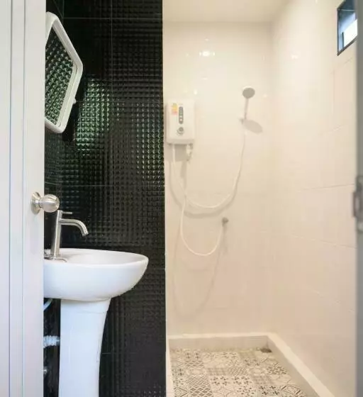 ホテル Nap77 Salaya