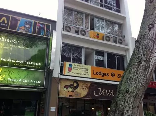 هاستل Aces Lodges