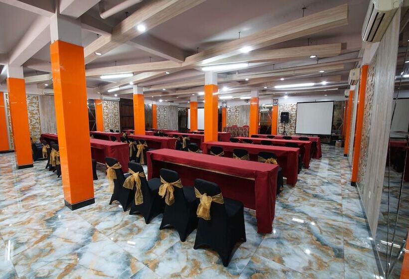 فندق New Puri Garden Bandara Semarang